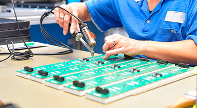 Secteur industriel - électronique, électricité et montage
